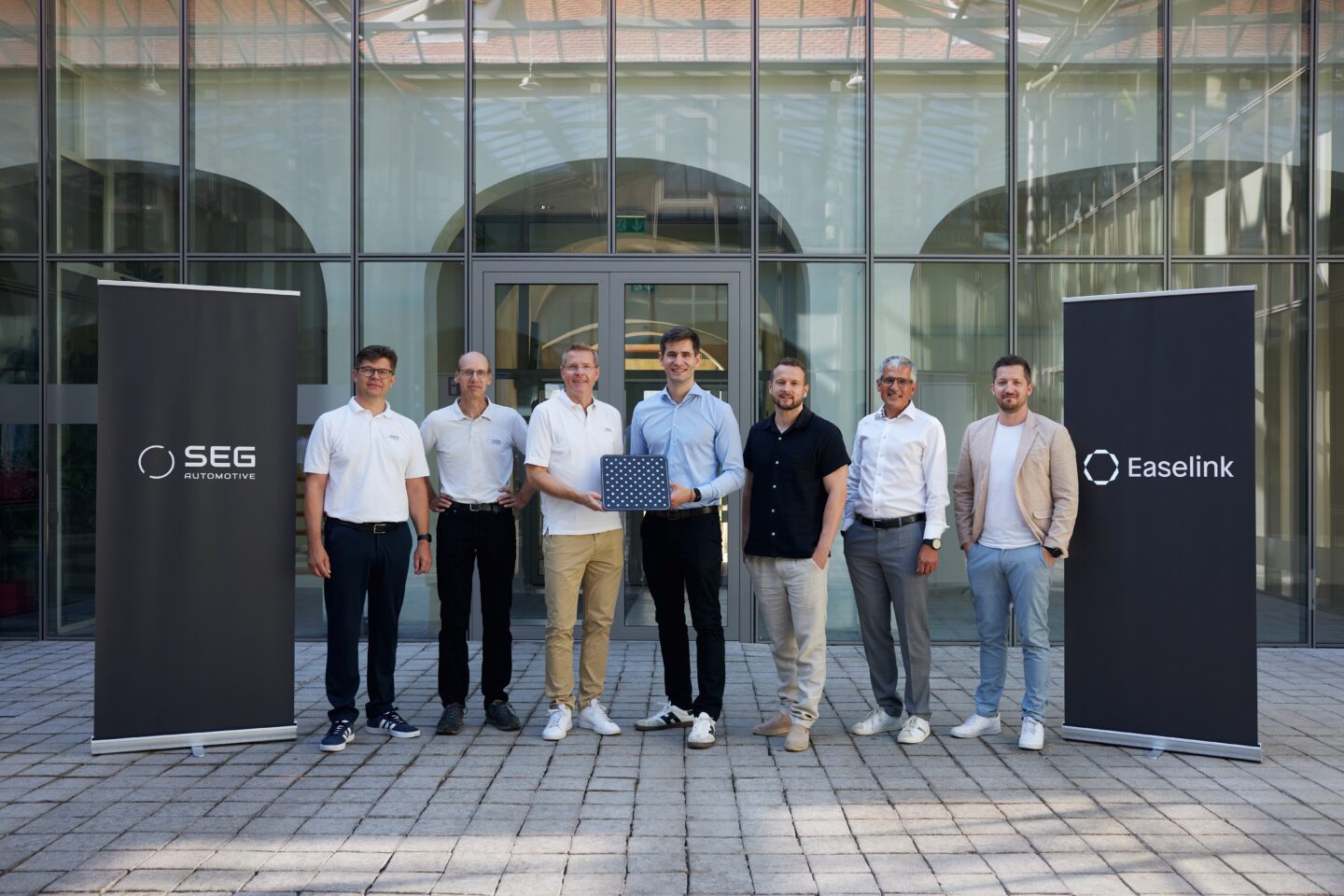 Teams of SEG Automotive and Easelink (From left to right: Peter Eisele, Stefan Tumback, Gunter Meyer, Hermann Stockinger, Gregor Eckhard, Jürgen Antonitsch, Hubert Knaß)